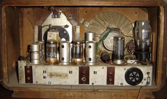 Slika 2: Radio Kosmaj (notranjost)