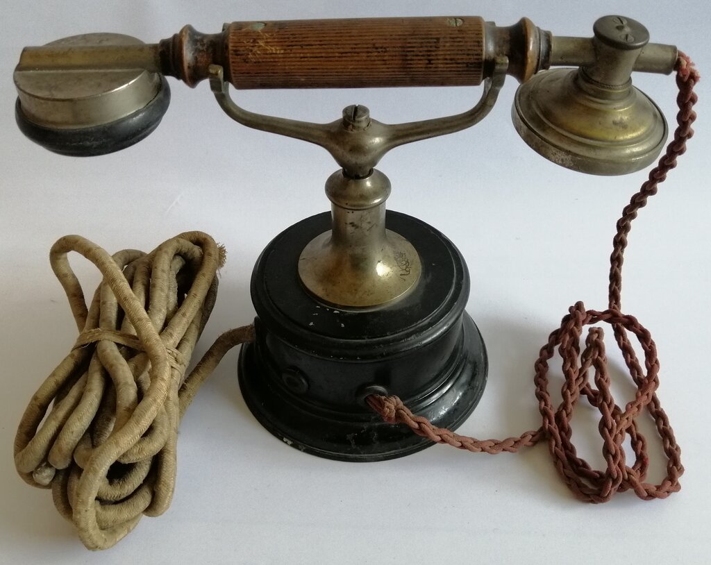ROČNI TELEFON