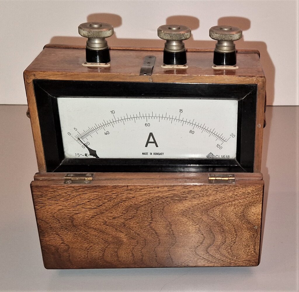 AMPERMETER S KAZALCEM